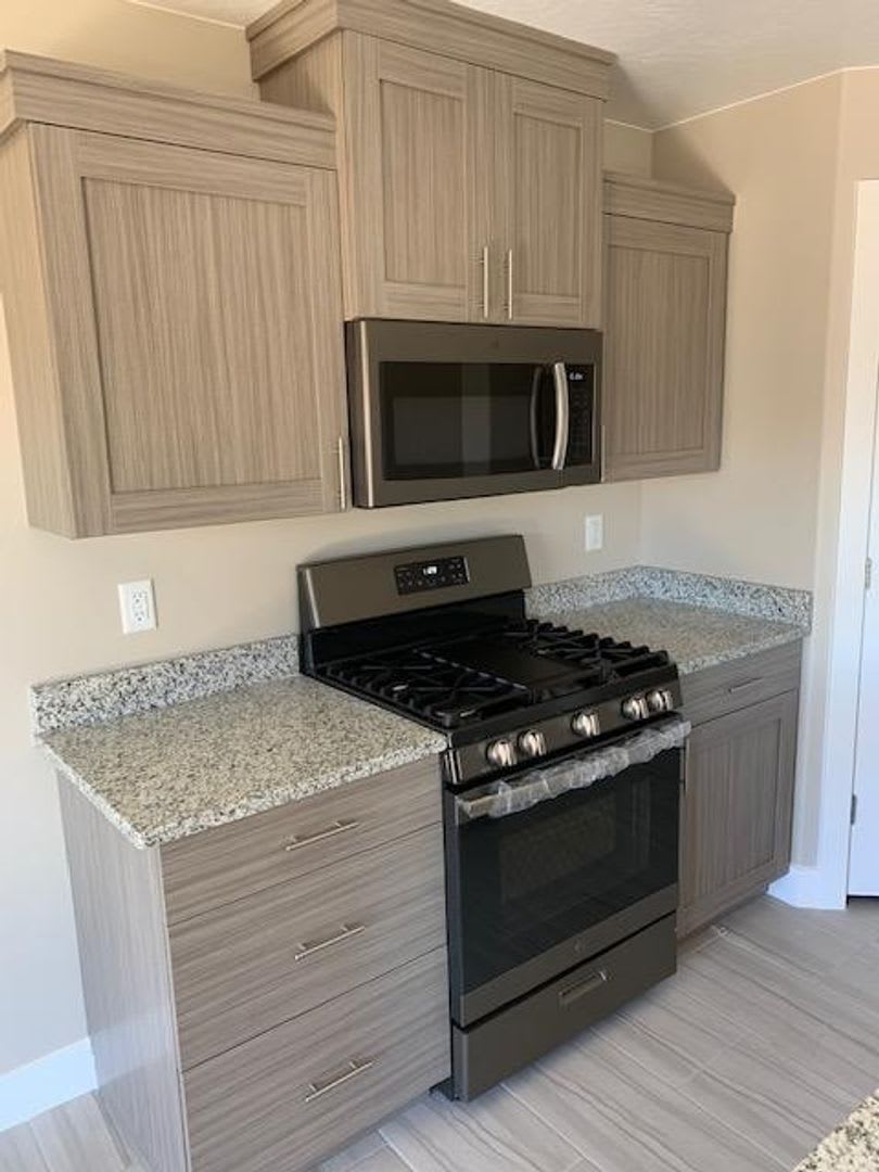 Desert Hills townhome in Little Valley Area. – photo 3