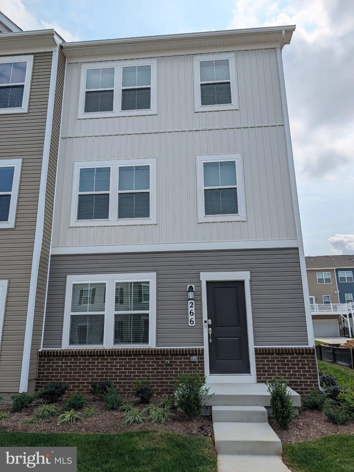 266 SWAN FIELD Avenue – photo 2