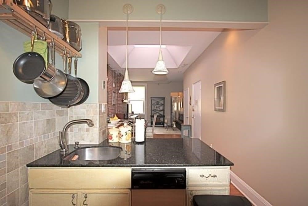 825 WASHINGTON ST – photo 4