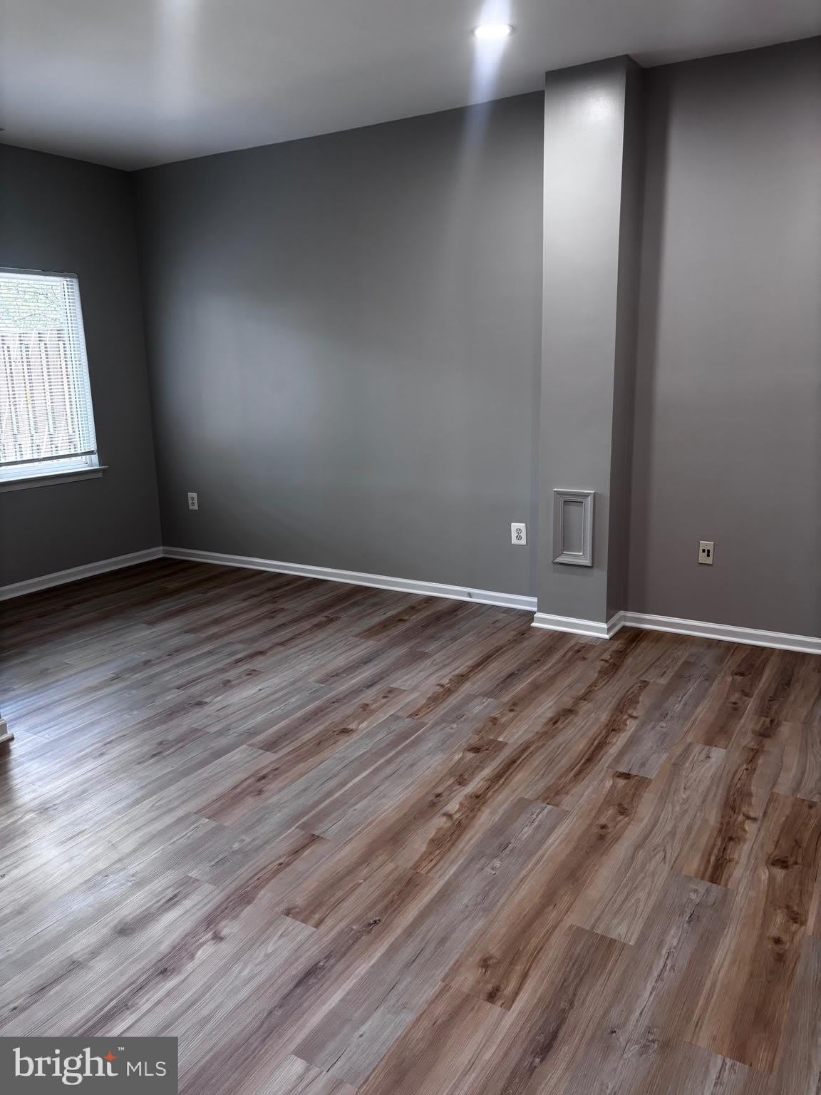 21779 BRONDESBURY PARK Terrace – photo 5