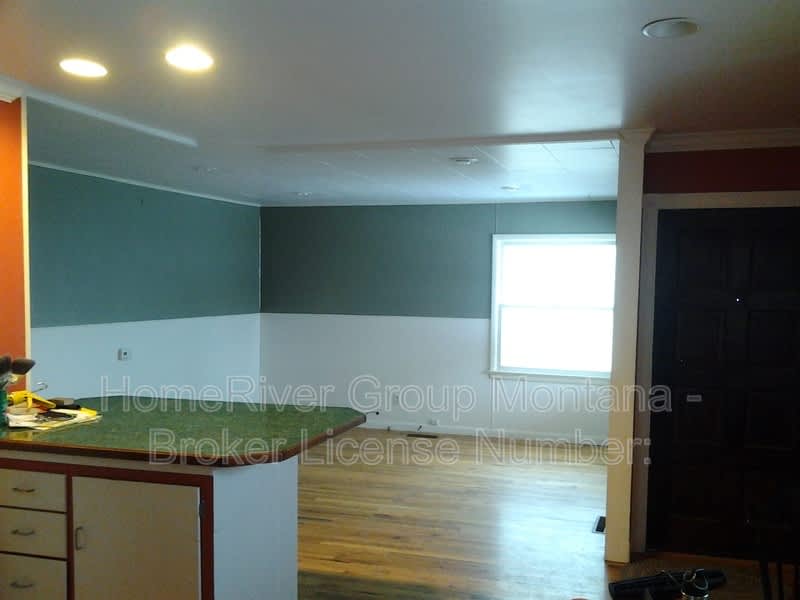 2623 S Higgins Ave – photo 2