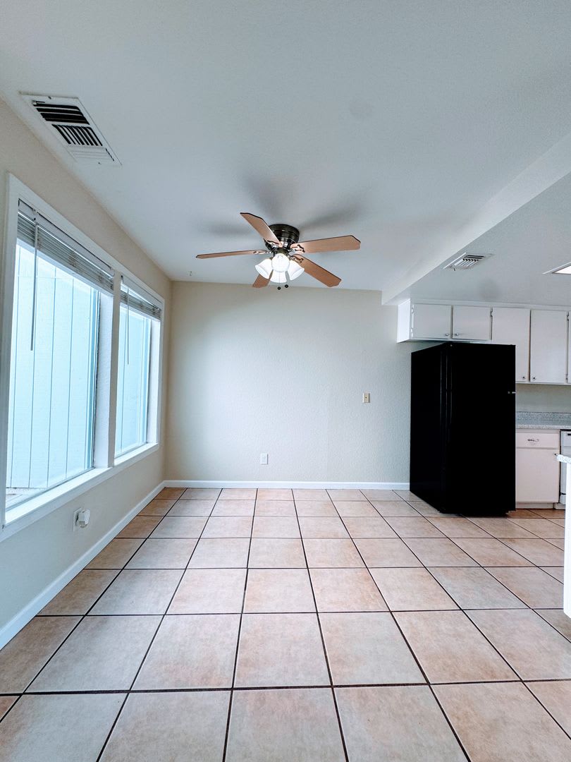 Adorable 2 bedroom 1 Bath Unit for Rent – photo 5
