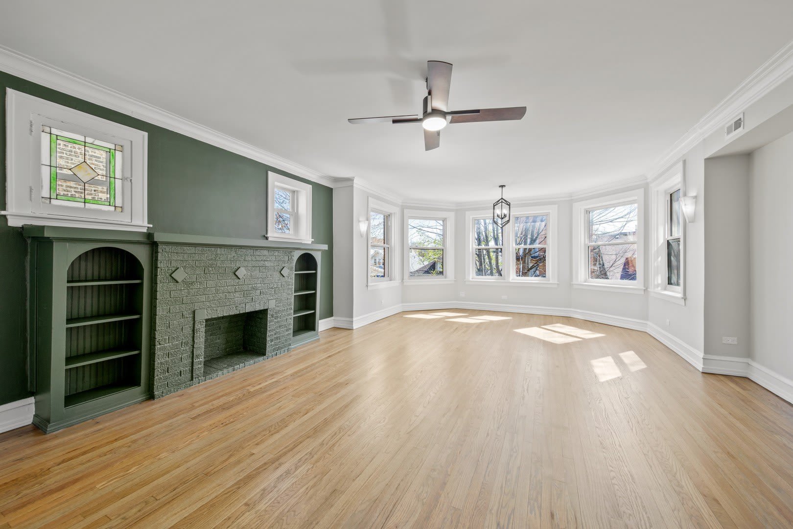 4834 N Springfield Avenue – photo 2