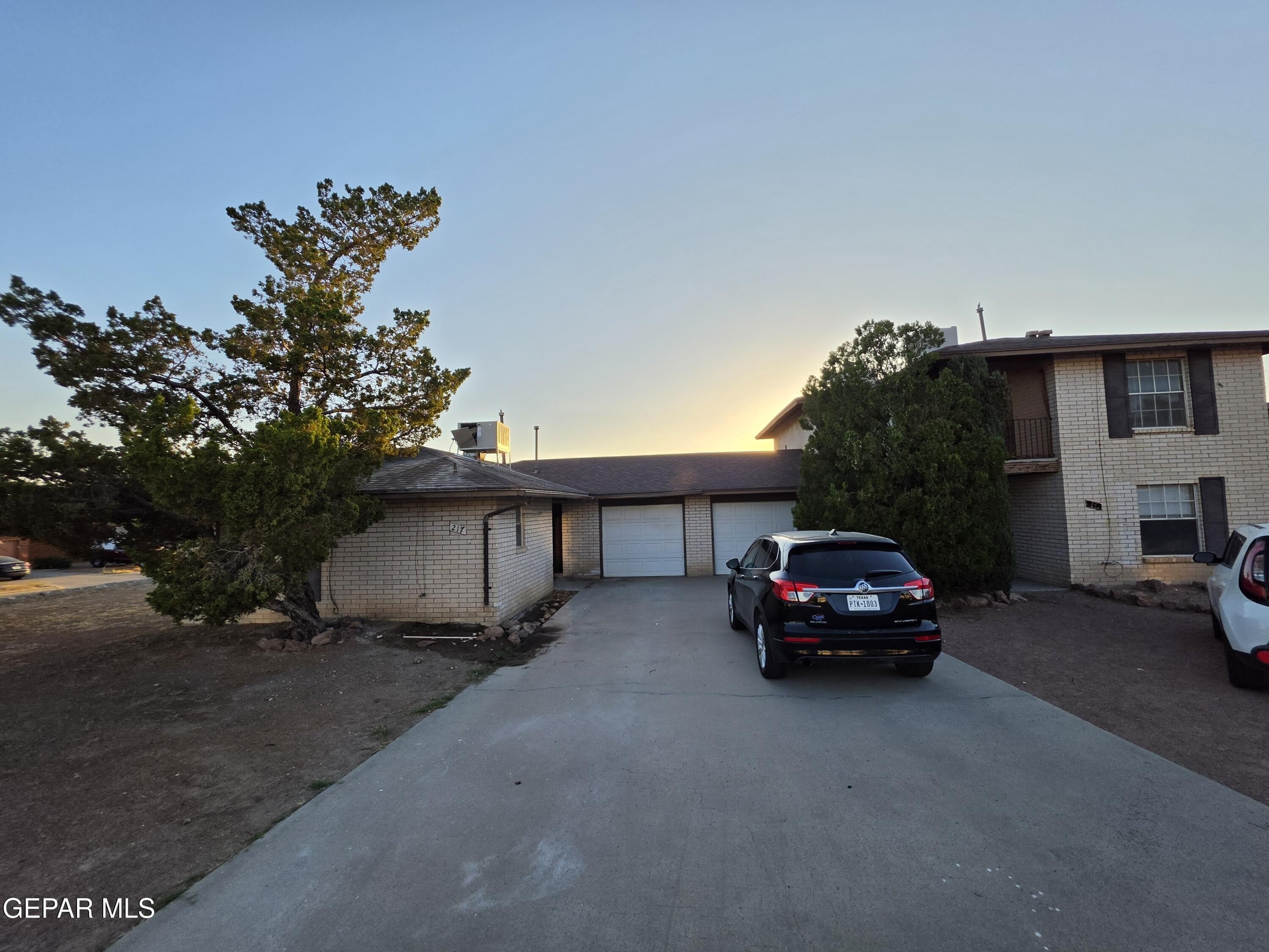 217 PALMARY Drive – photo 1