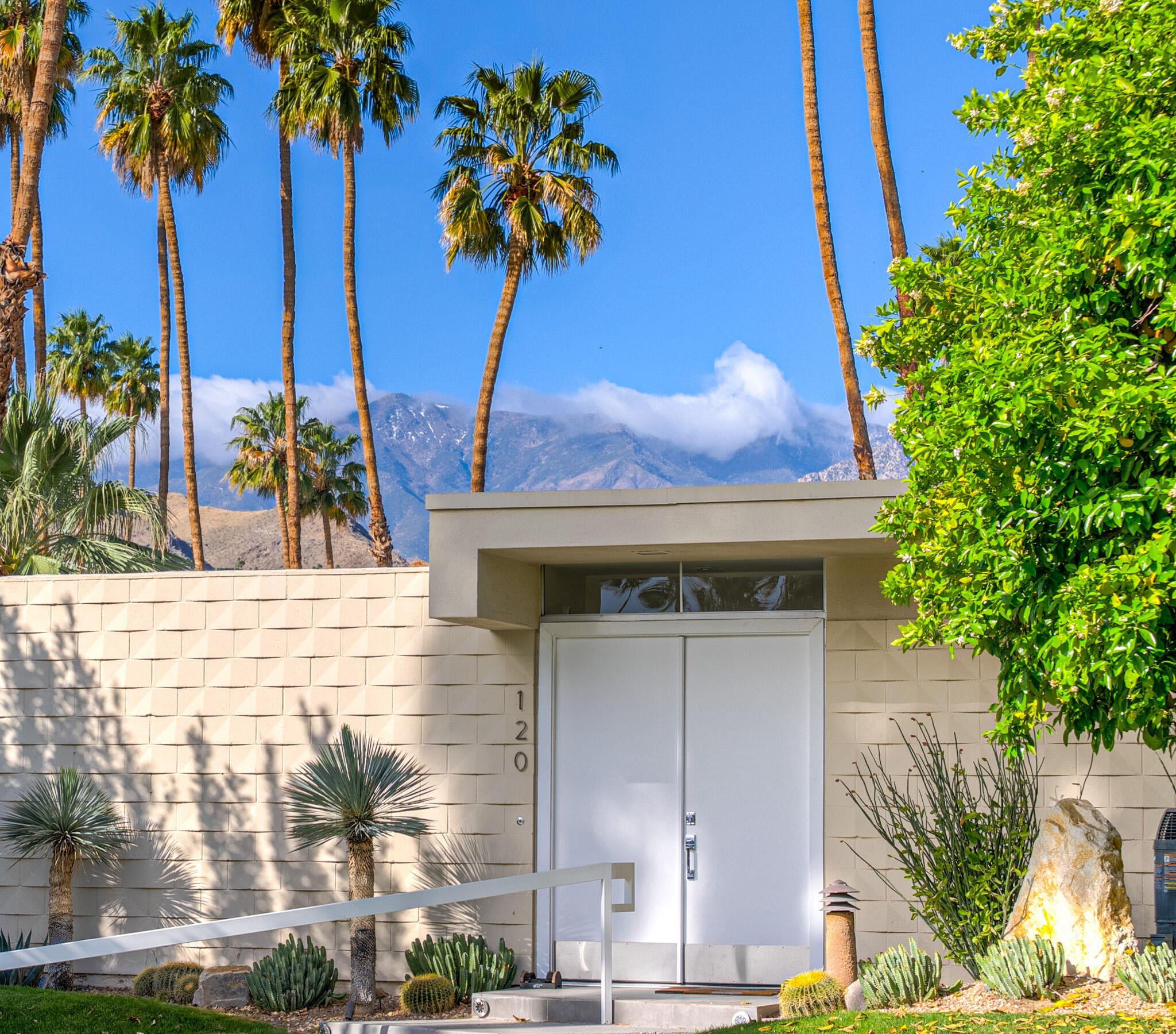 120 Eastlake Drive – photo 2