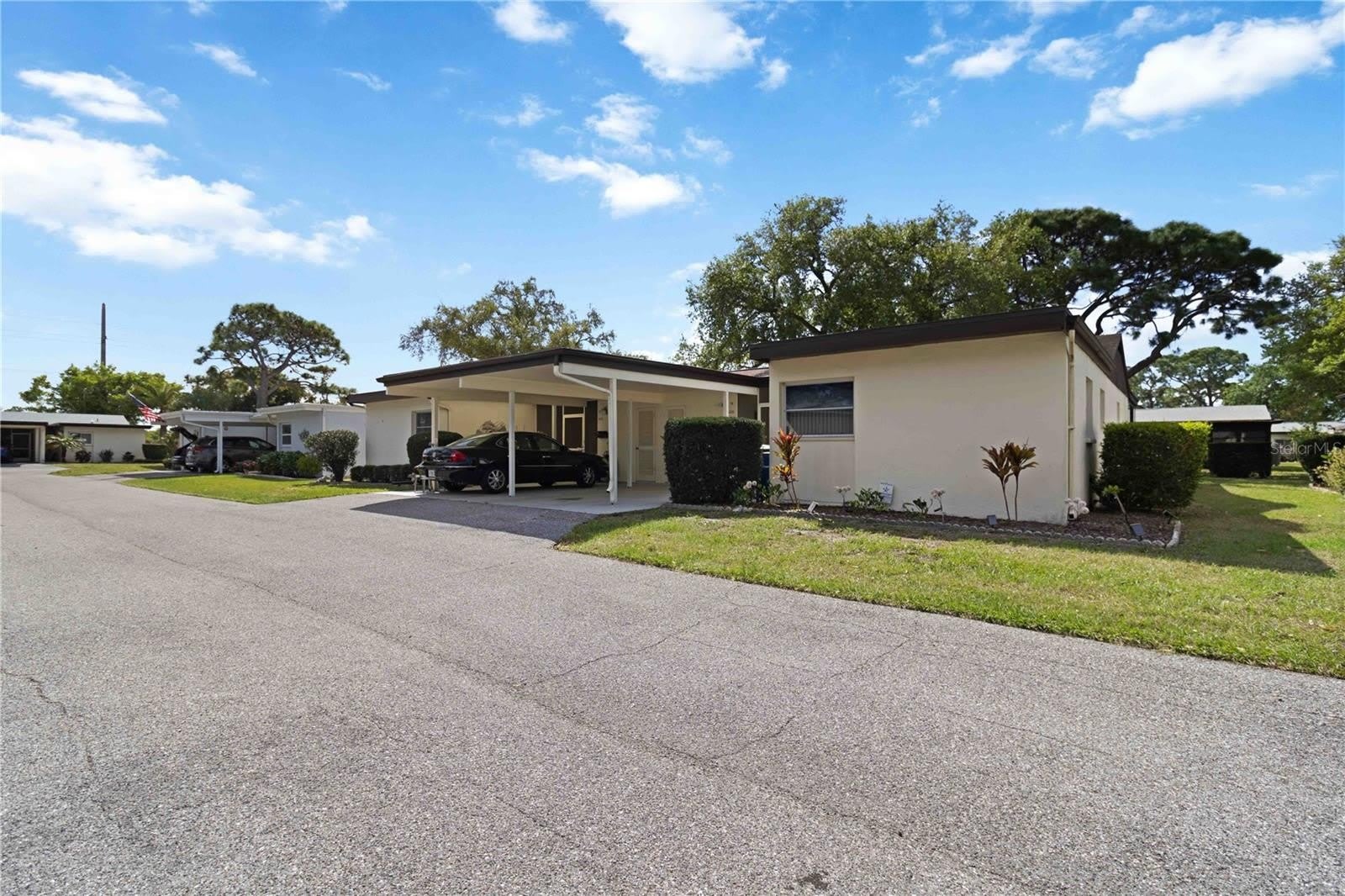 6215 GREEN VIEW Circle – photo 2