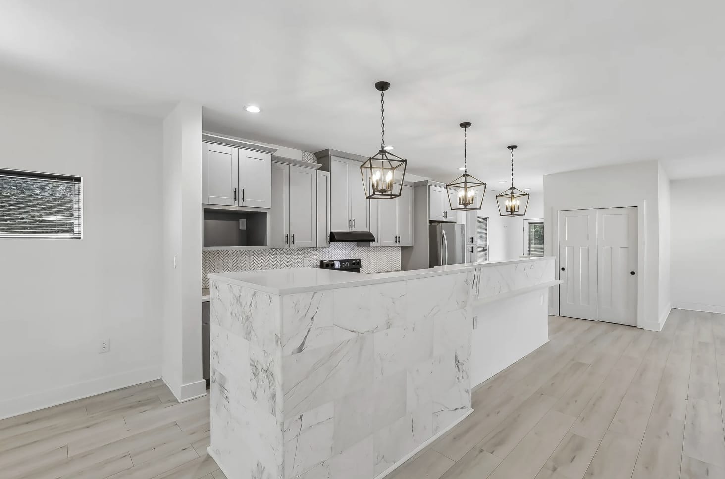 404 Sanders St – photo 4
