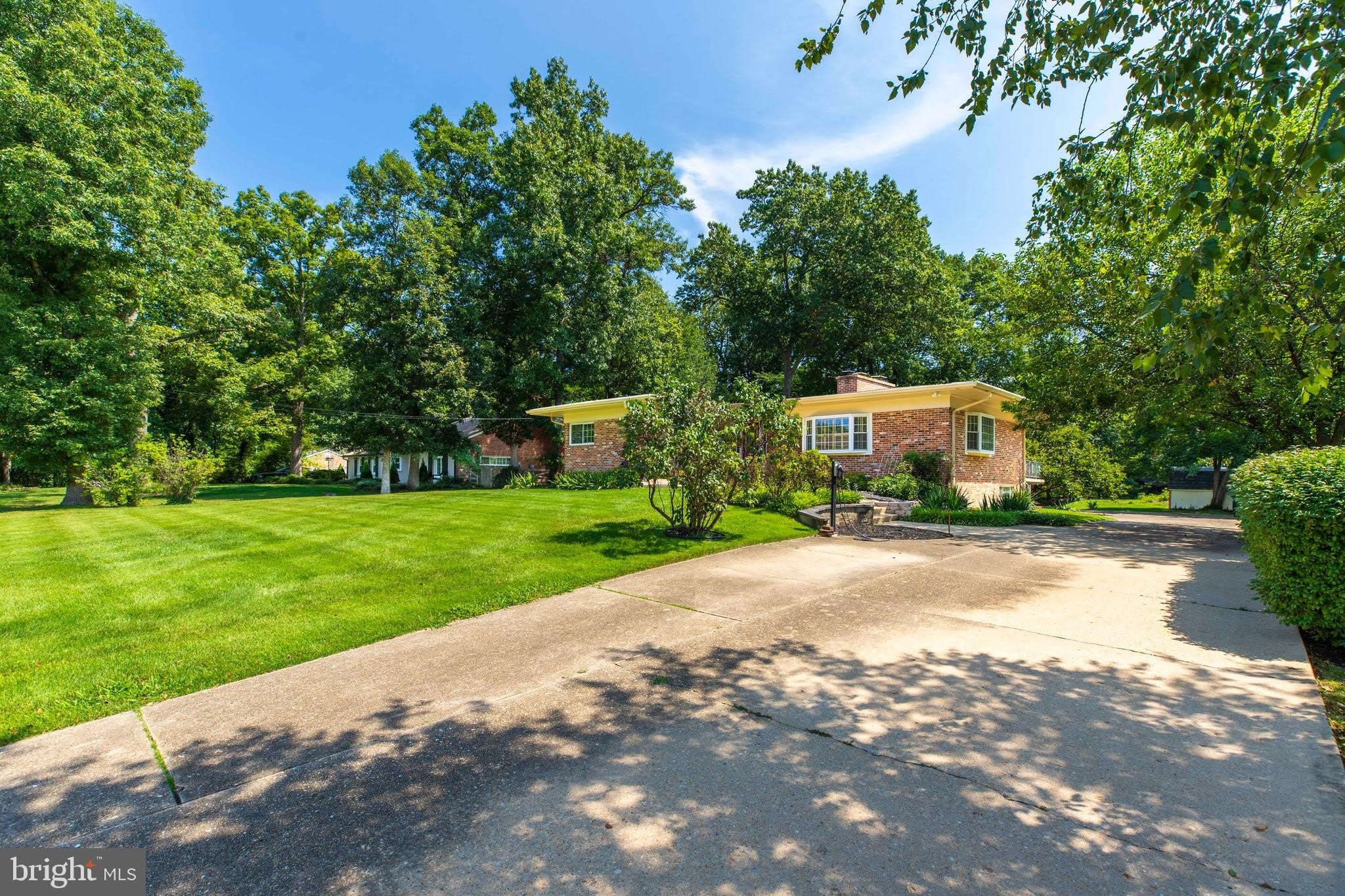 3909 PINELAND Street – photo 4