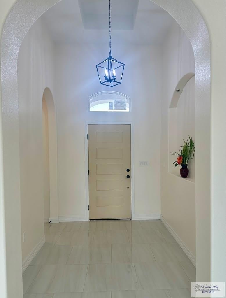 718 AVA DR – photo 2