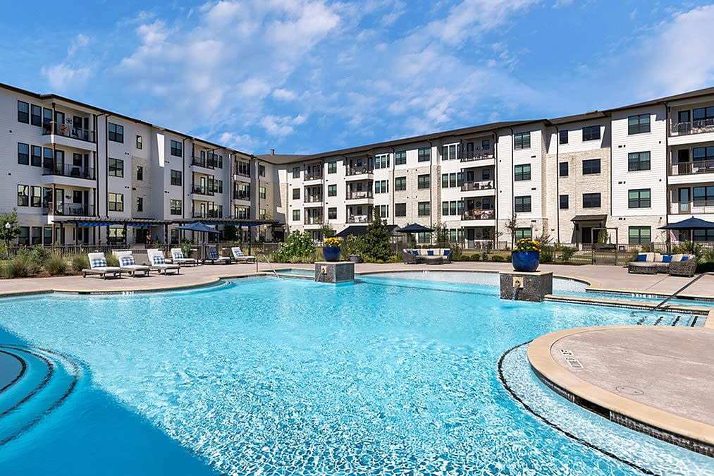 Active Adult Ivy Point Cypress – photo 2