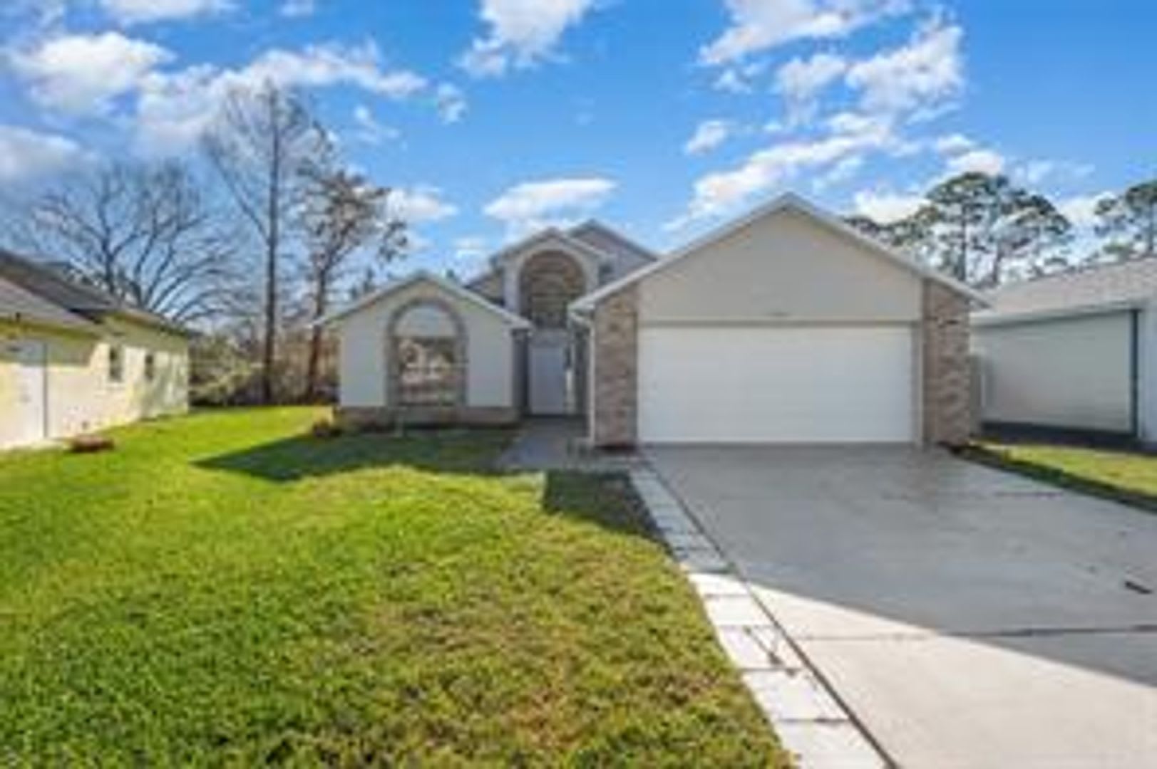 3 Bedroom / 2 Bath Home Available Now in Port Orange! – photo 4