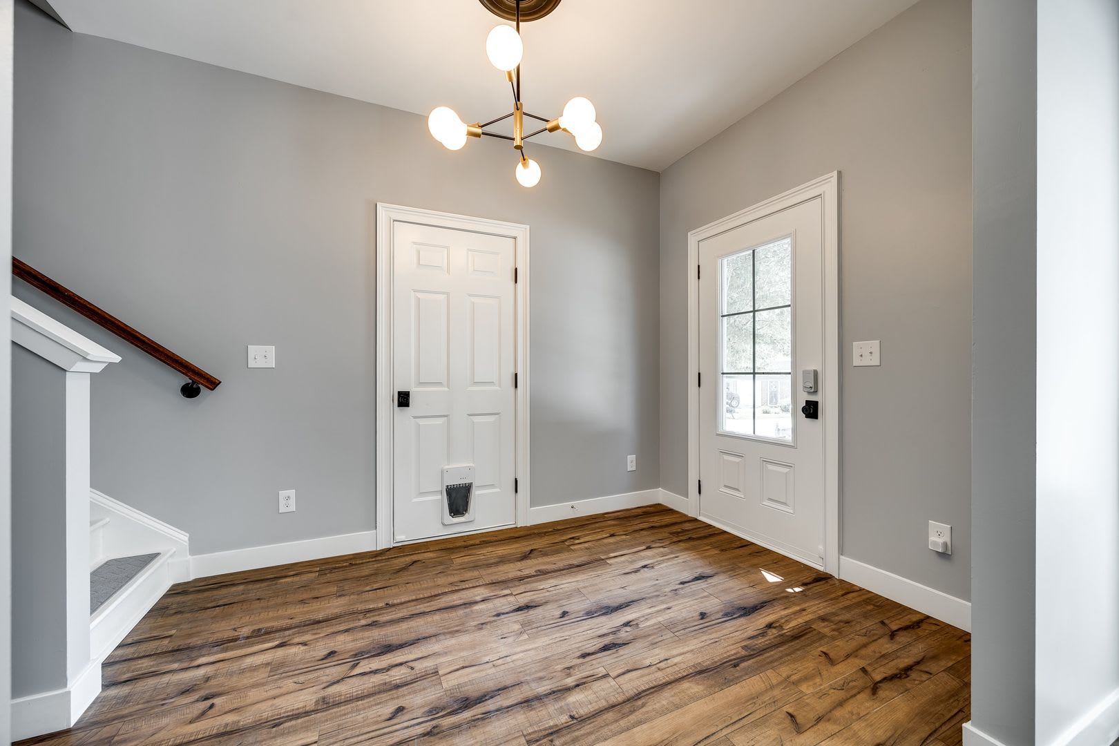 This 3-bedroom, 2.5-bath end-unit townhome in the gated community of Harpers Green is a Gem! – photo 3