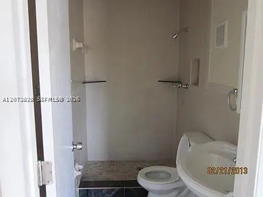 2410 NW 34th St – photo 3
