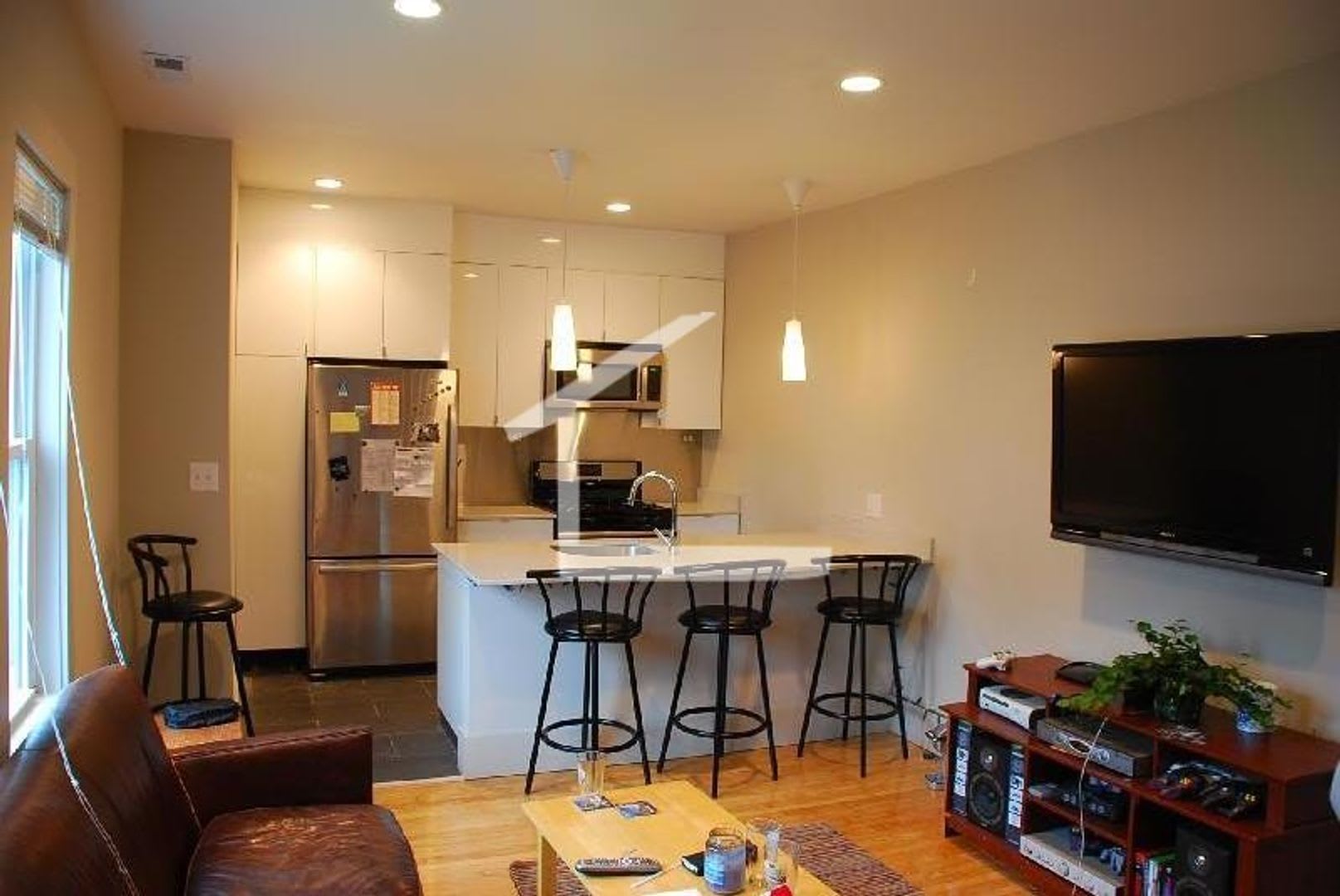 Large 5 bed in Allston – photo 4
