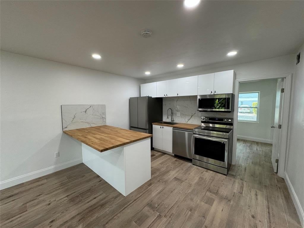 2200 NE 173RD Street – photo 2