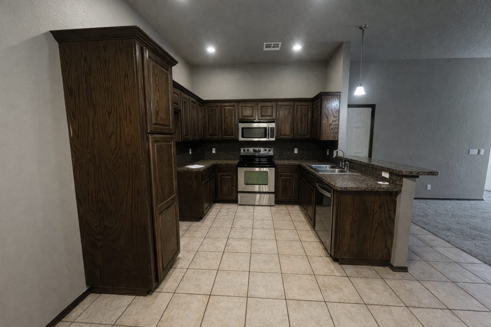 Move in Special!! Updated 3 Bed / 2 Bath Single-Story Duplex – Move-In Ready! – photo 5