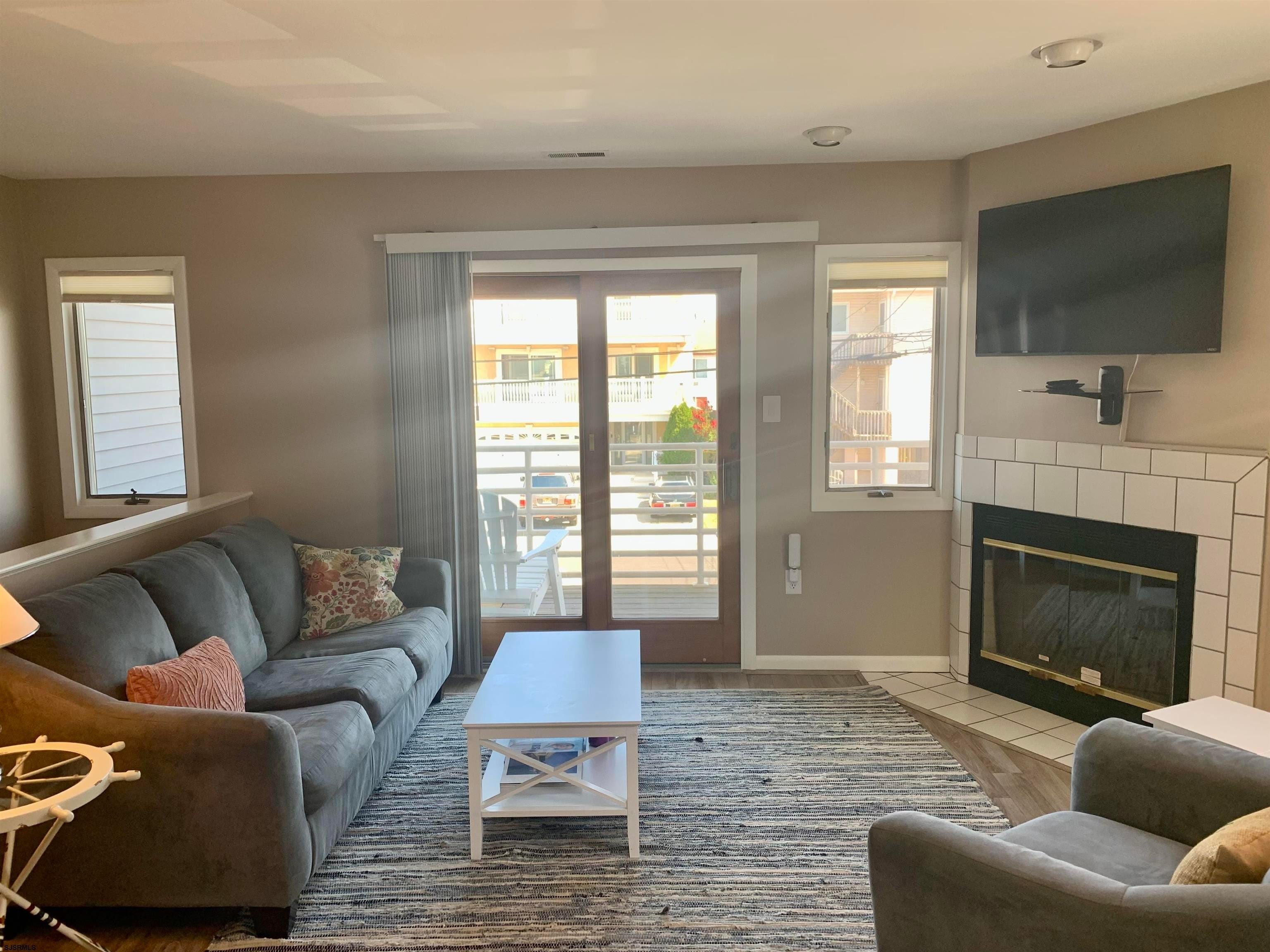 218 2nd St N – photo 3