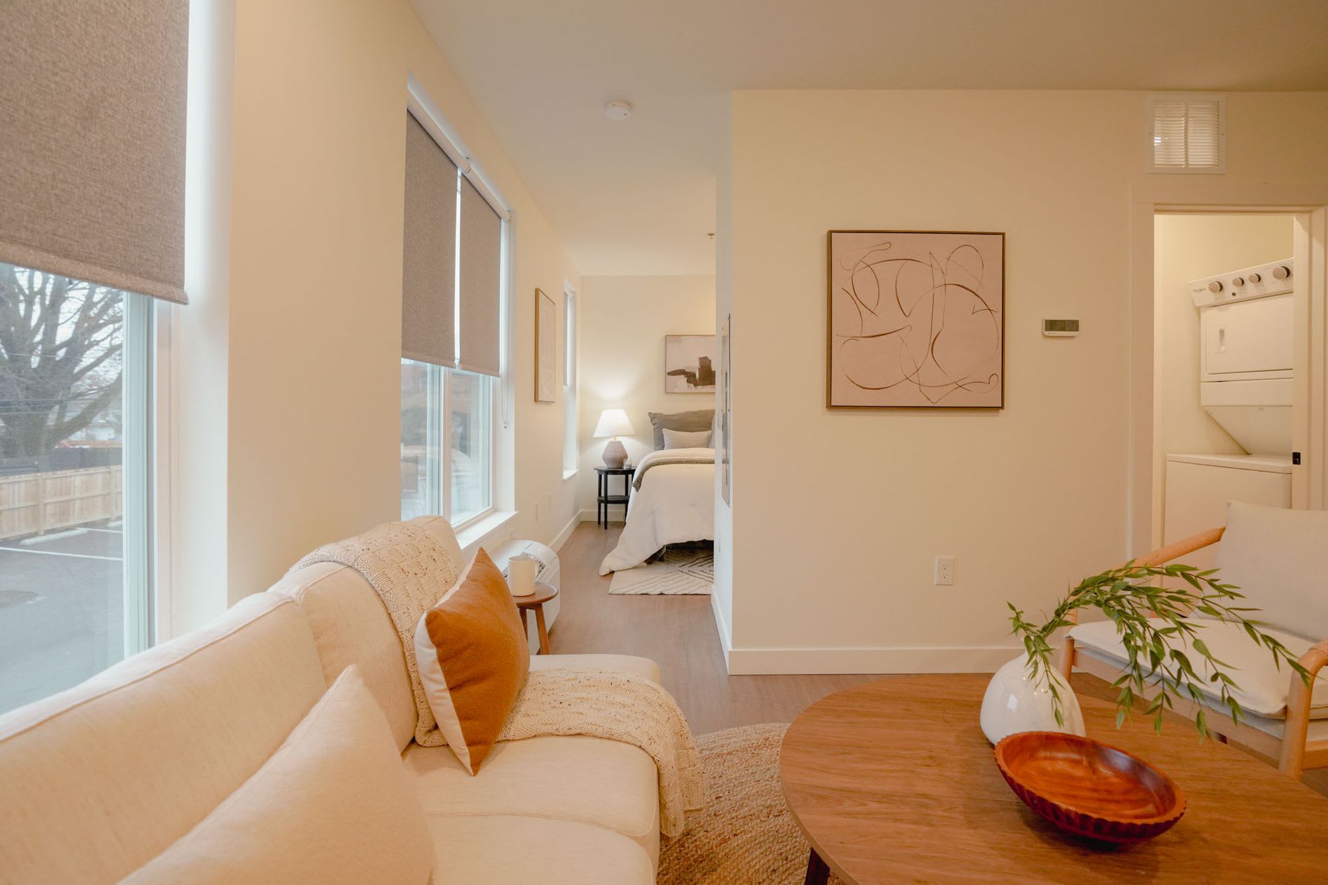 476 Taylor Apartments – photo 2
