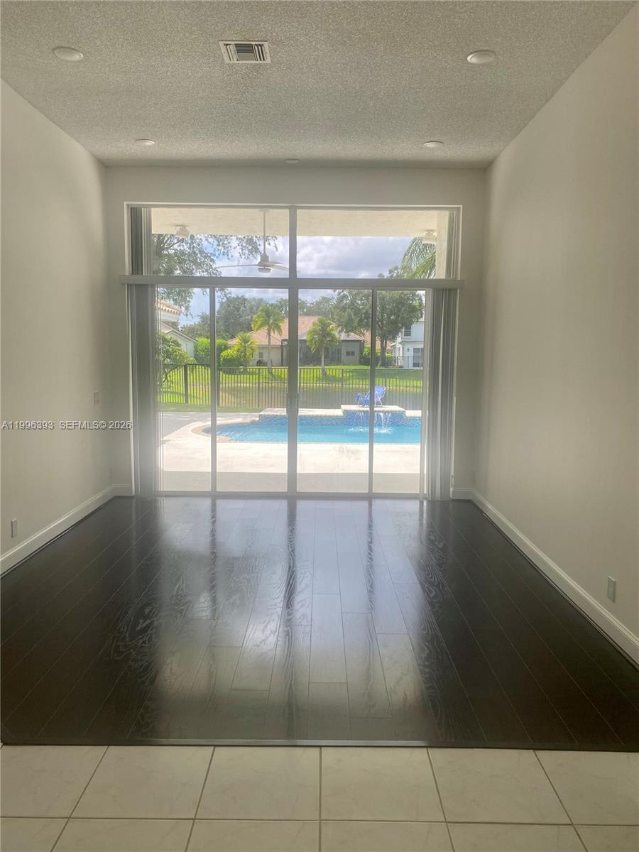 3066 Lakewood Circle – photo 4
