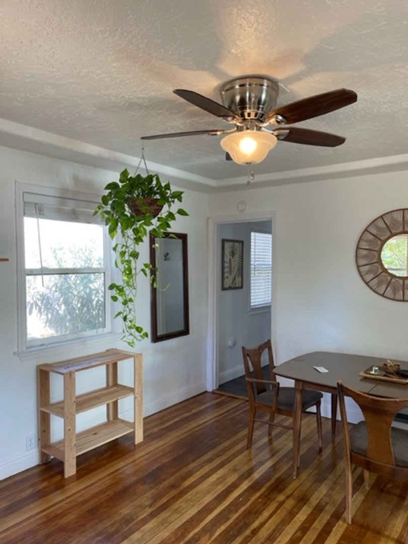 Vintage home in downtown Redding. – photo 4