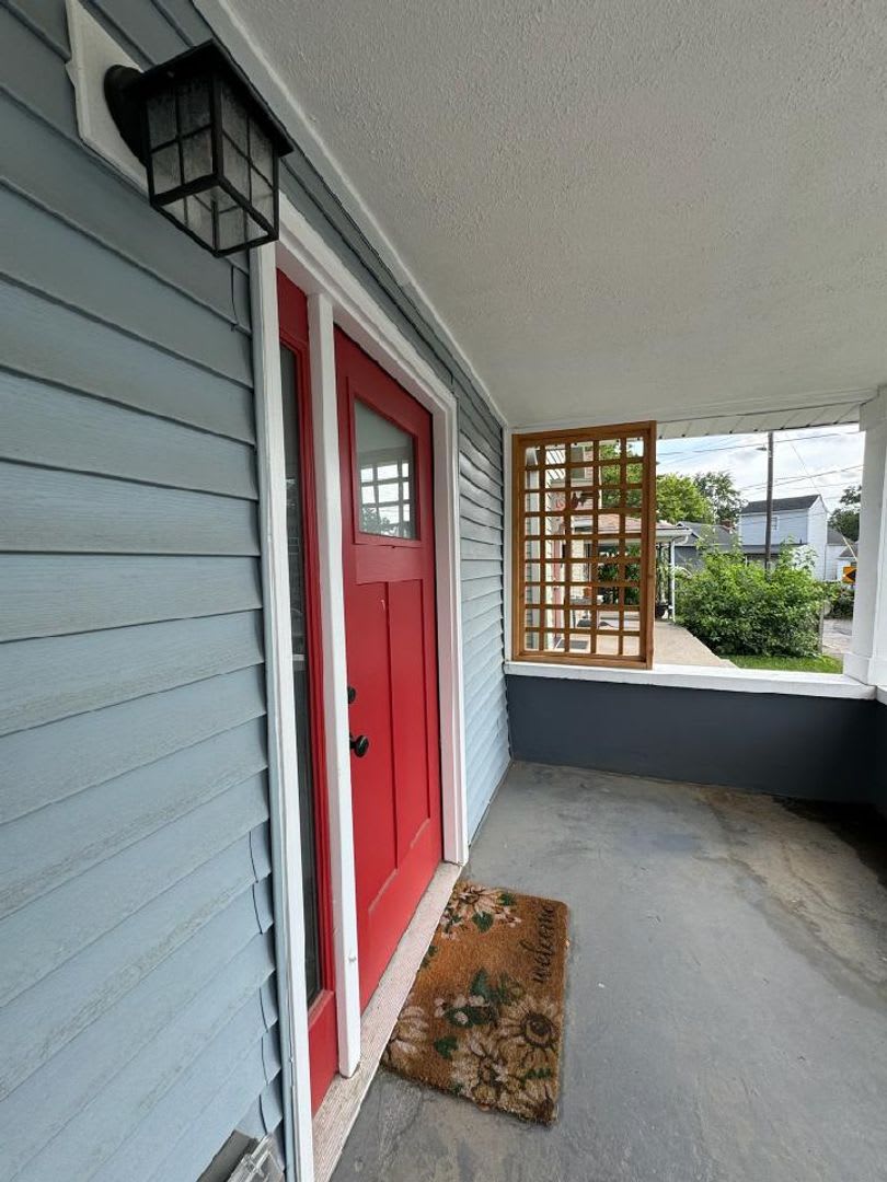 Clifton/Frankfort 3 Bedroom 2-Bath House – photo 3