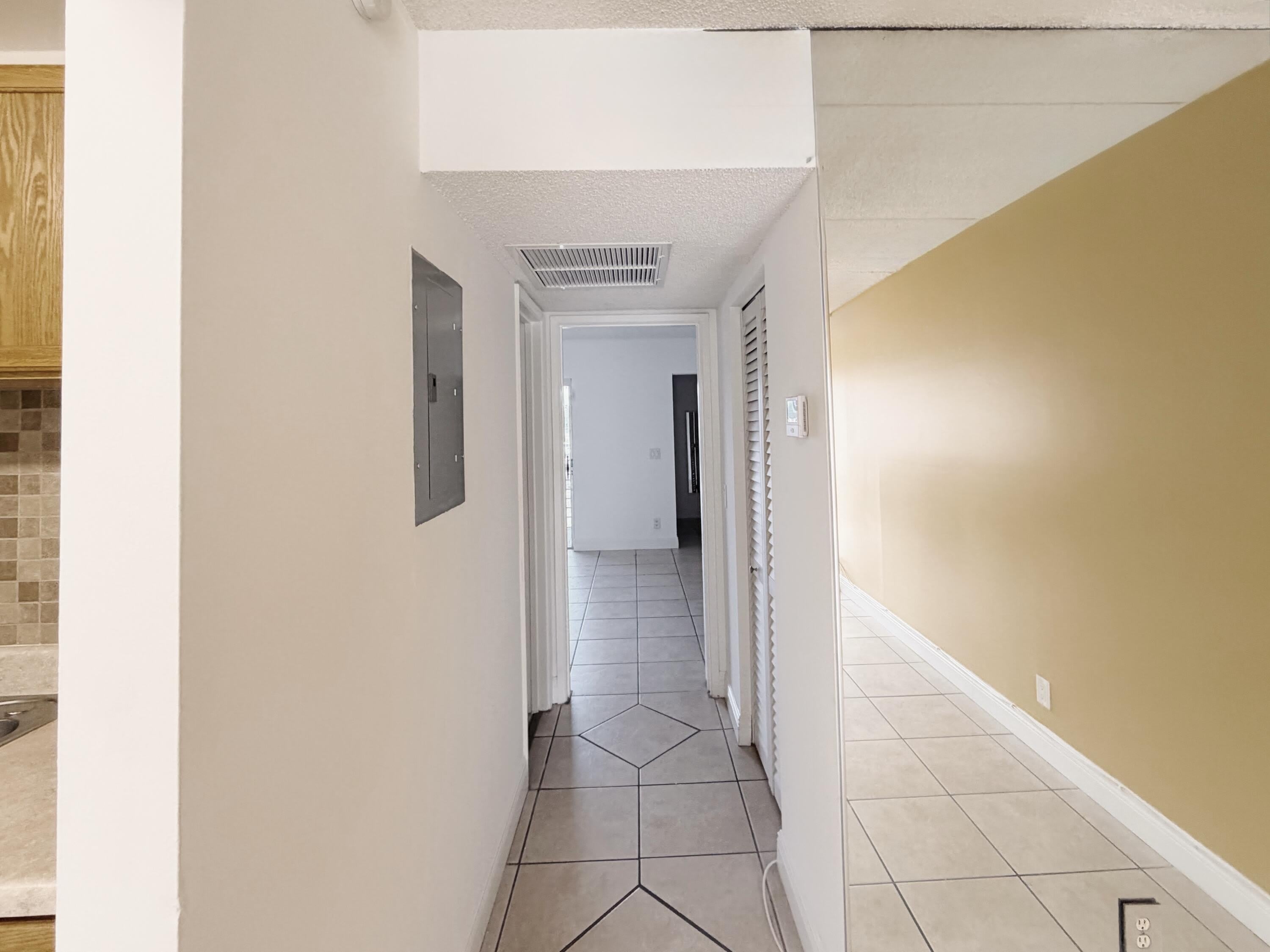 600 Village Green Court – photo 3