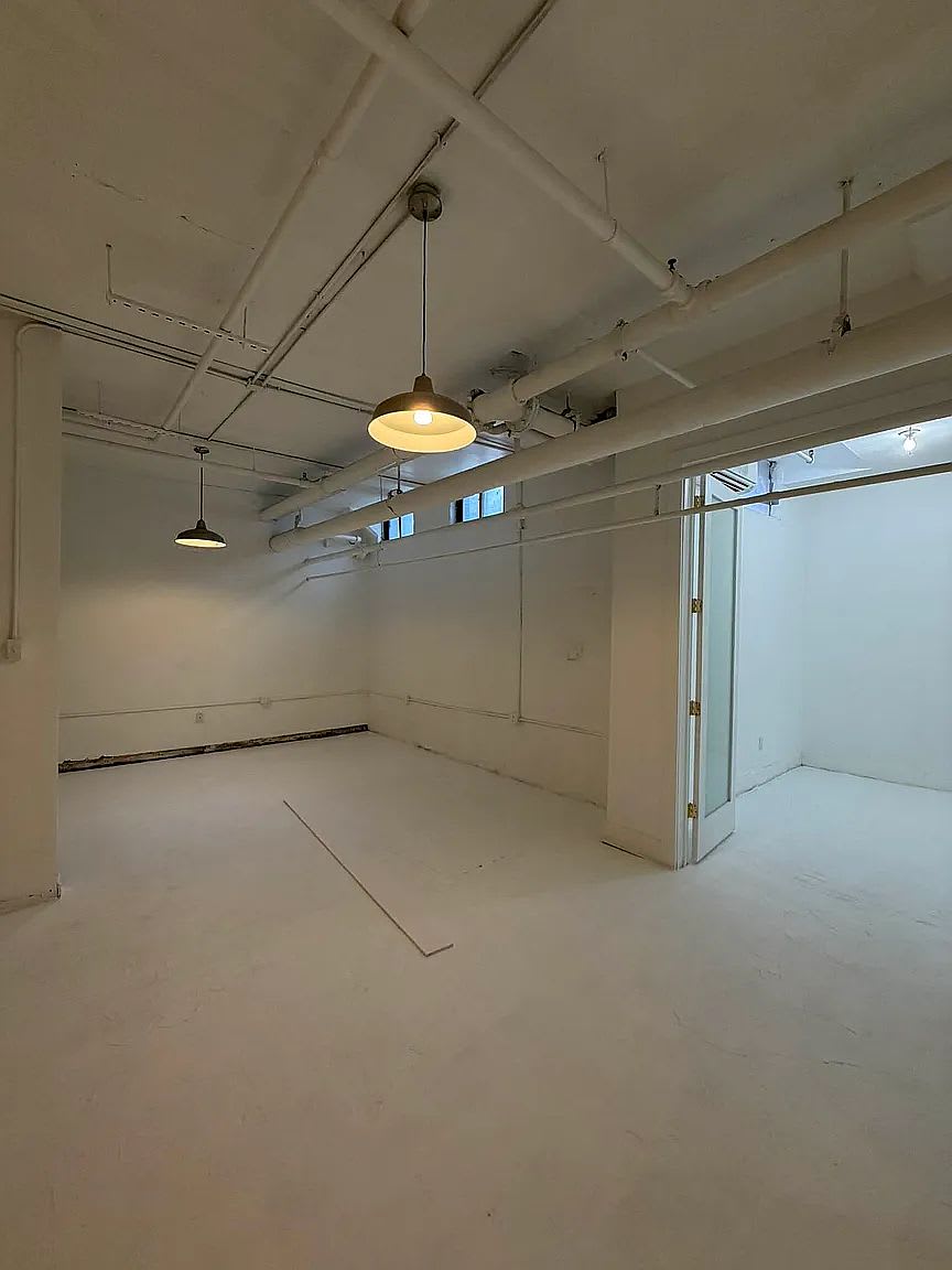 315 Berry St Apt 6 – photo 2