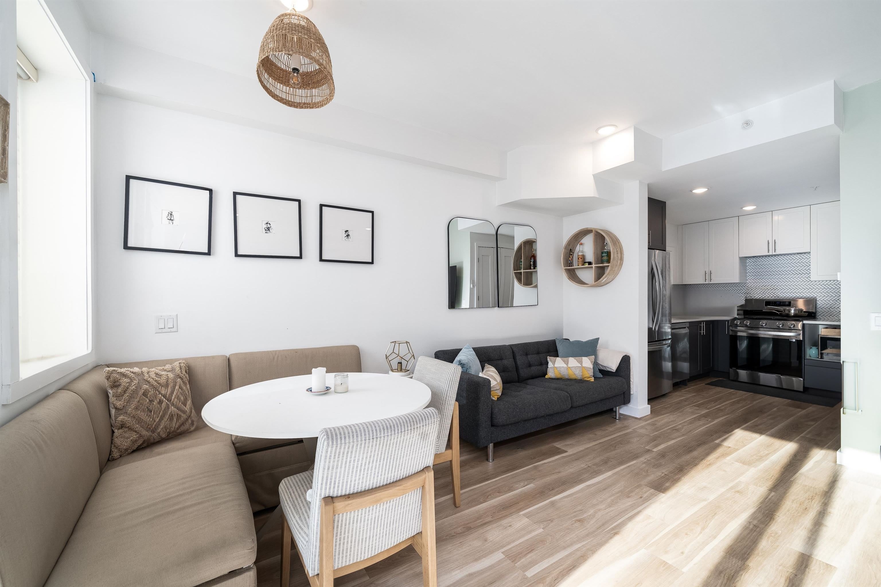 83 WAVERLY ST – photo 3