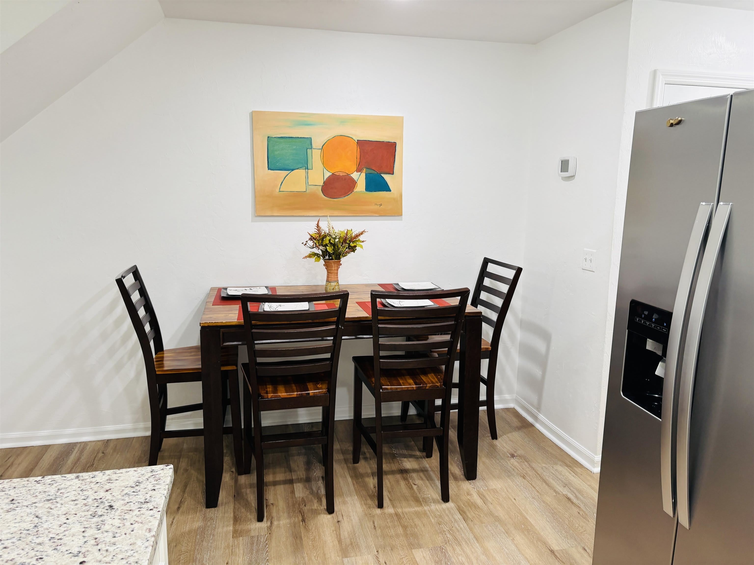 1252 High Road – photo 3