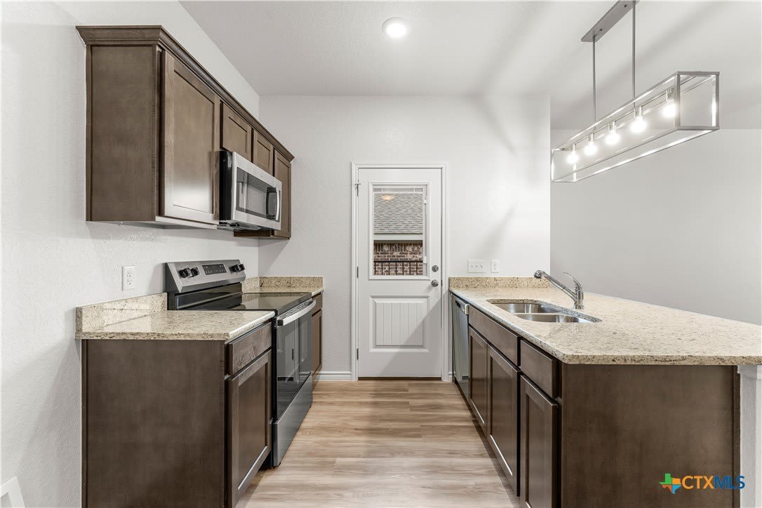 1110 Zora Drive – photo 4