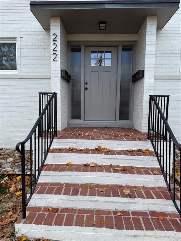 222 N Hawthorne Road – photo 2