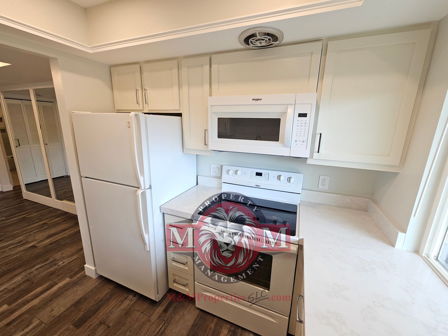 Beautifully Remodeled 2 Bedroom 2 Bathroom Condo In Murray – photo 4