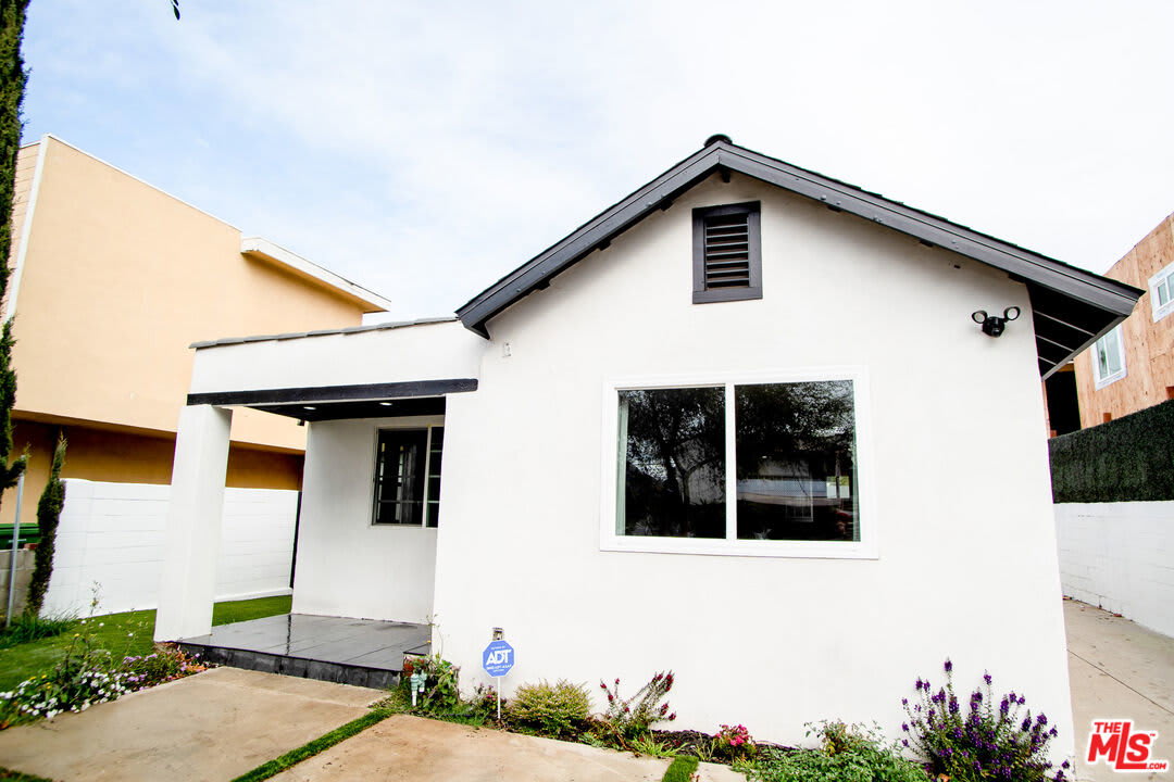 3748 Veteran Avenue – photo 1