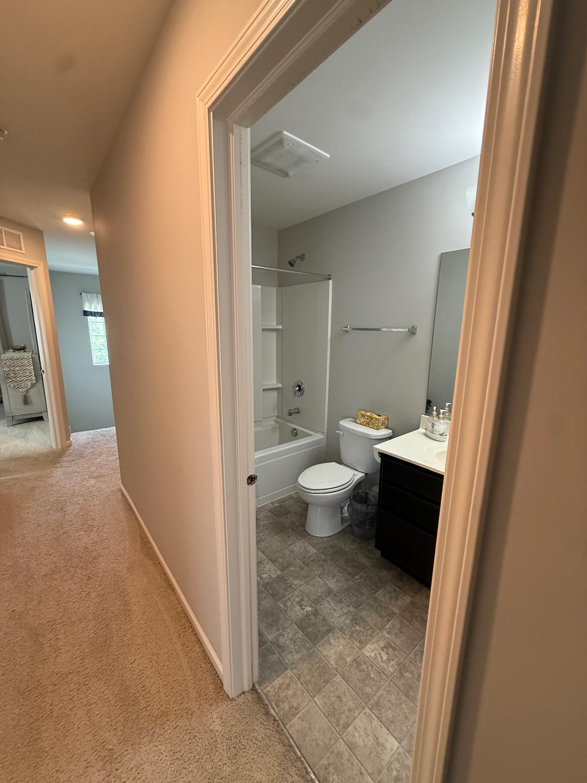 701 West Hickory Street – photo 1