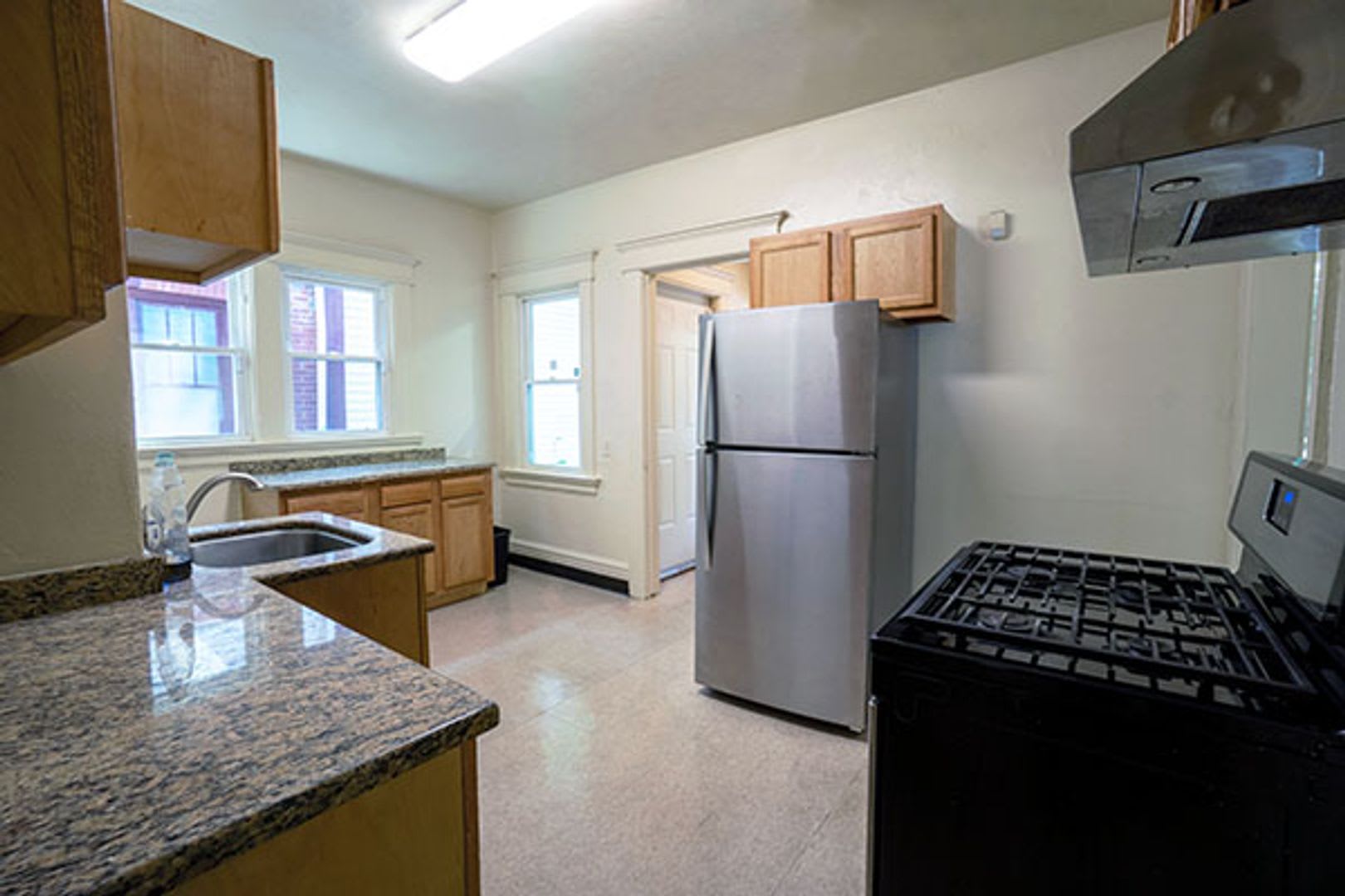 706 Euclid Ave Available 6 1 27 5 Bedroom House – photo 2