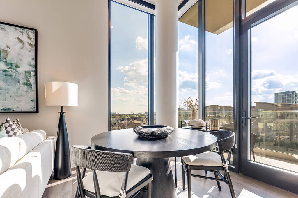 1010 Waugh Apartments – photo 3