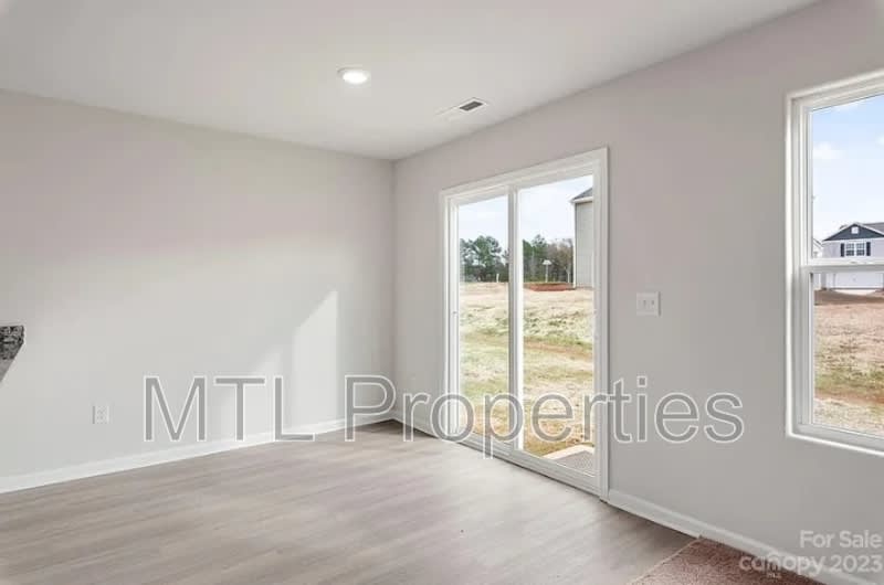 1629 Nia Road – photo 4