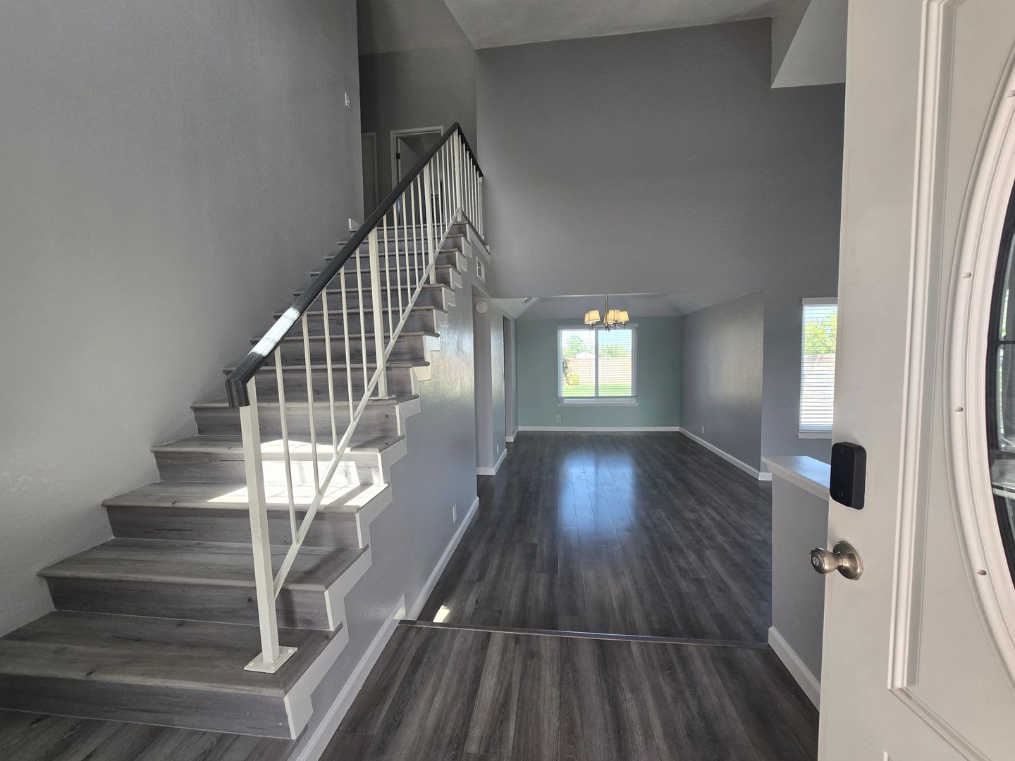 1621 W Newgrove St, Lancaster, CA 93534 – photo 4