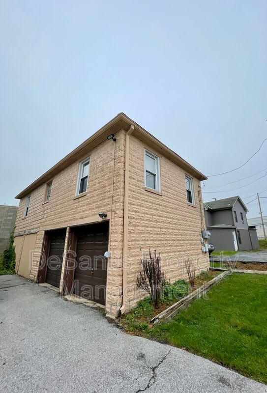 3827 Willow Avenue – photo 1