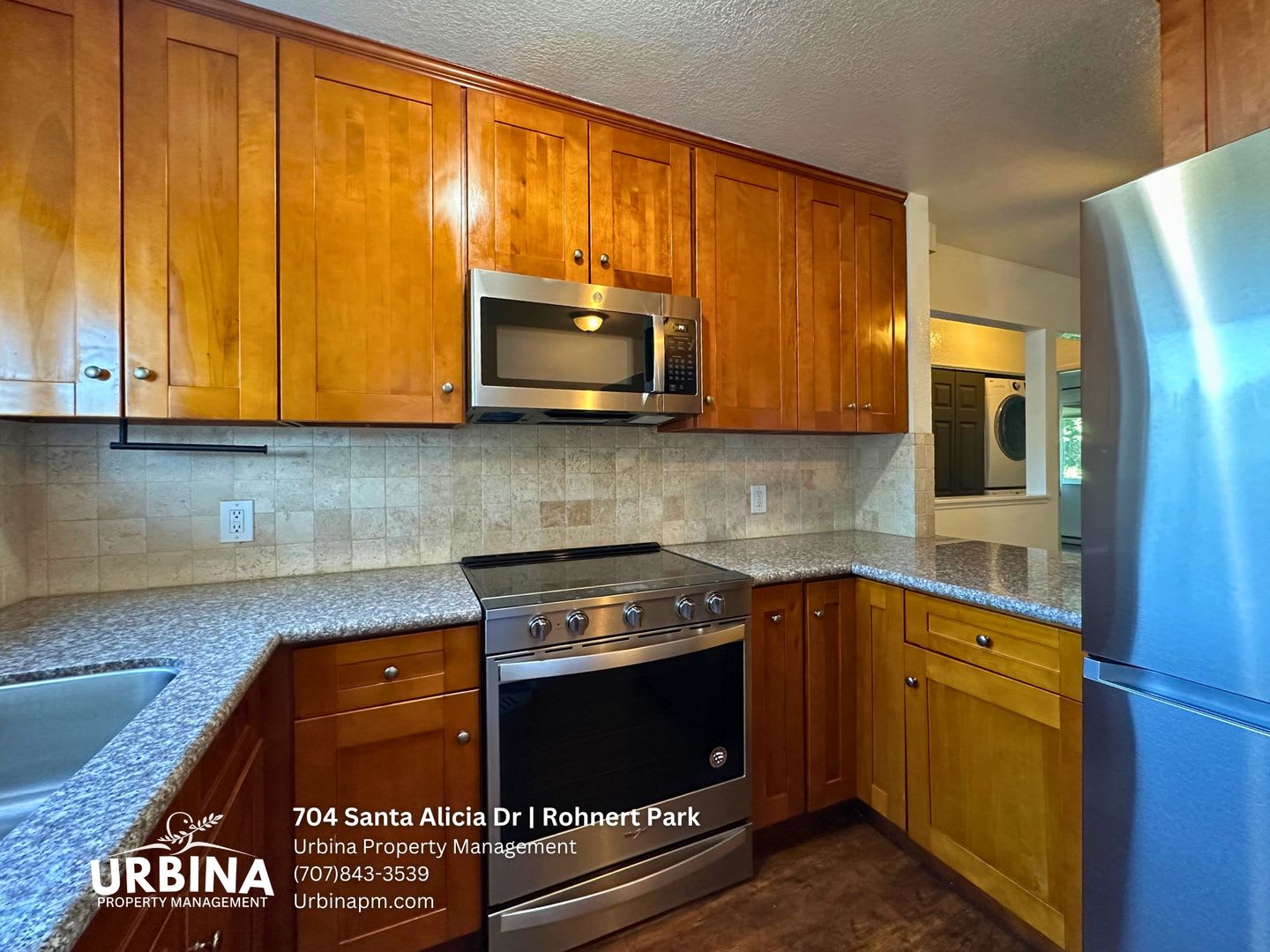 Stylish Upstairs 2 Bedroom Condo Near SMART Train and Shopping – photo 4