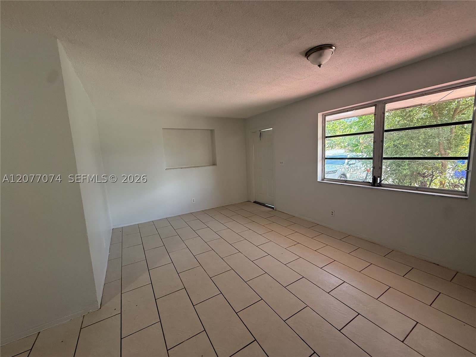 5715 Hayes St – photo 3