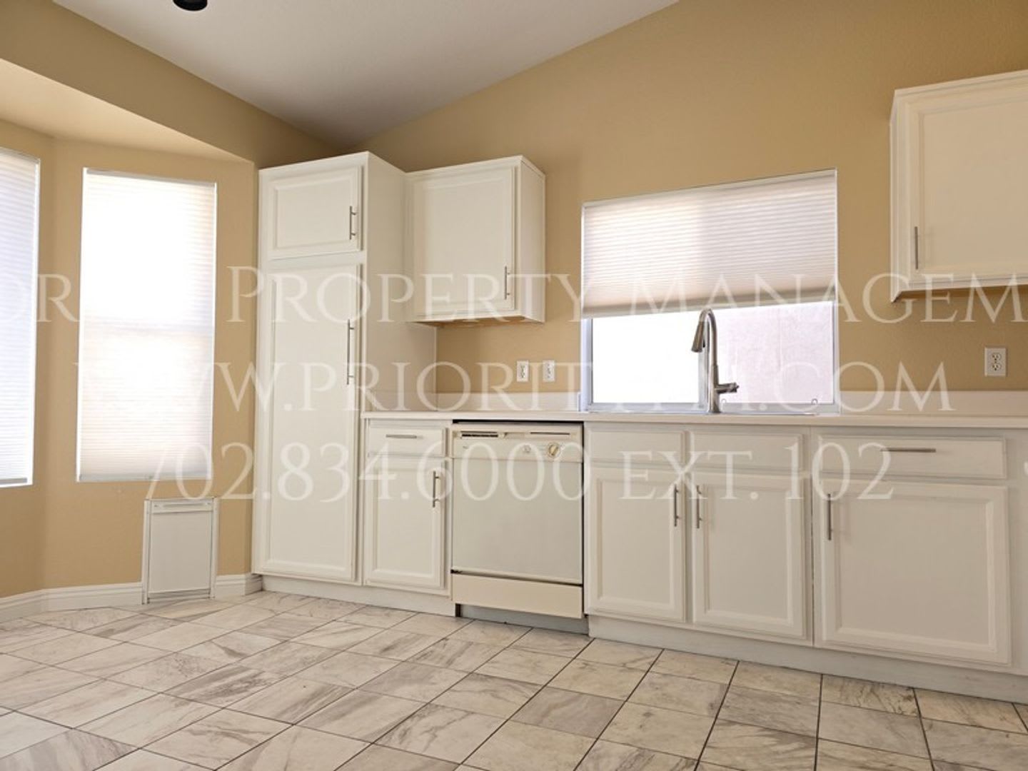 NEW PAINT! NEW CARPET ~NEAR SUMMERLIN~Single Story ~ 2 Bed/2 Bath ~1100+ SQ. FT – photo 5