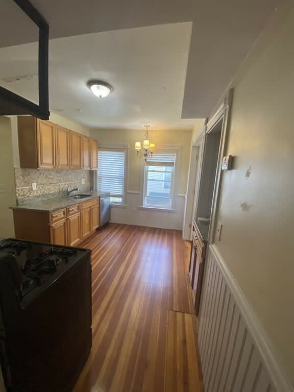 7 Oak Square Avenue – photo 3