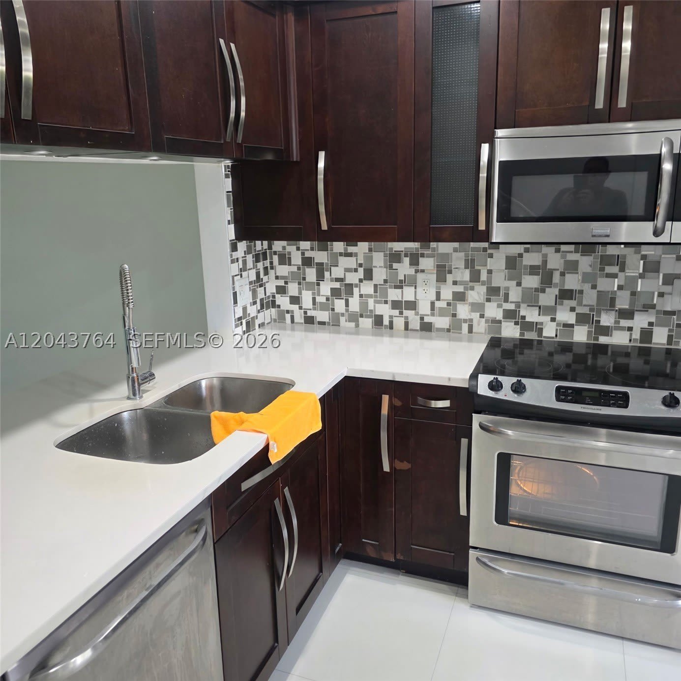 8215 SW 27th St – photo 5