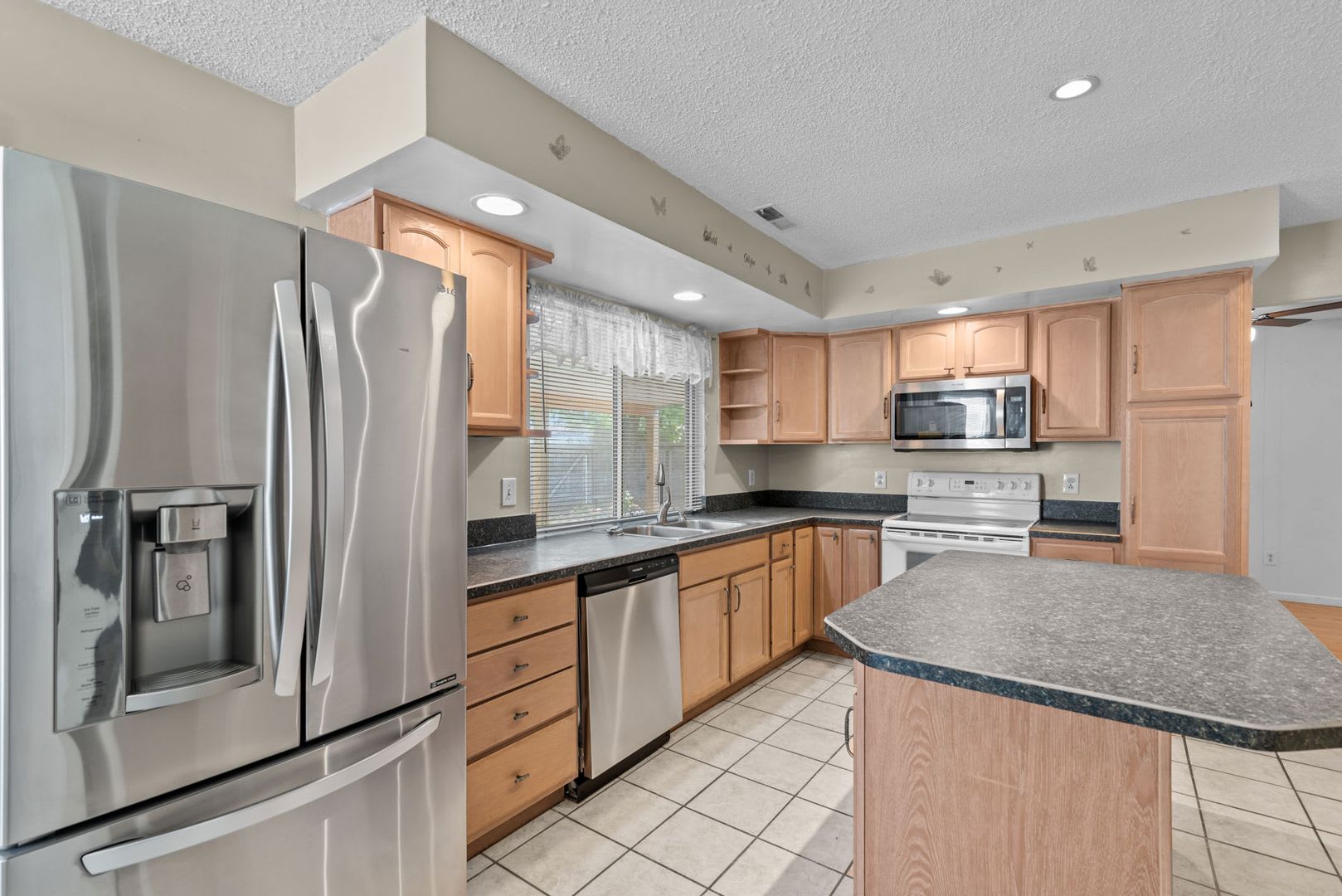 Charming 3-Bedroom Ranch in Quiet Chesapeake Cul-de-Sac – photo 3