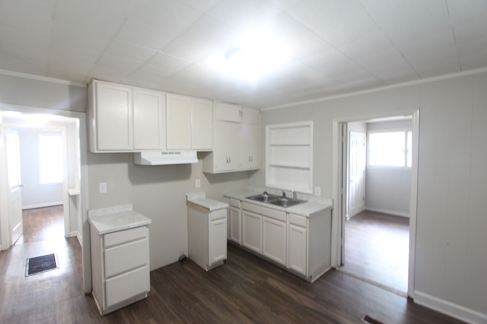New On The Market! Fresh New Updates!! Better Hurry To See This One!! – photo 5