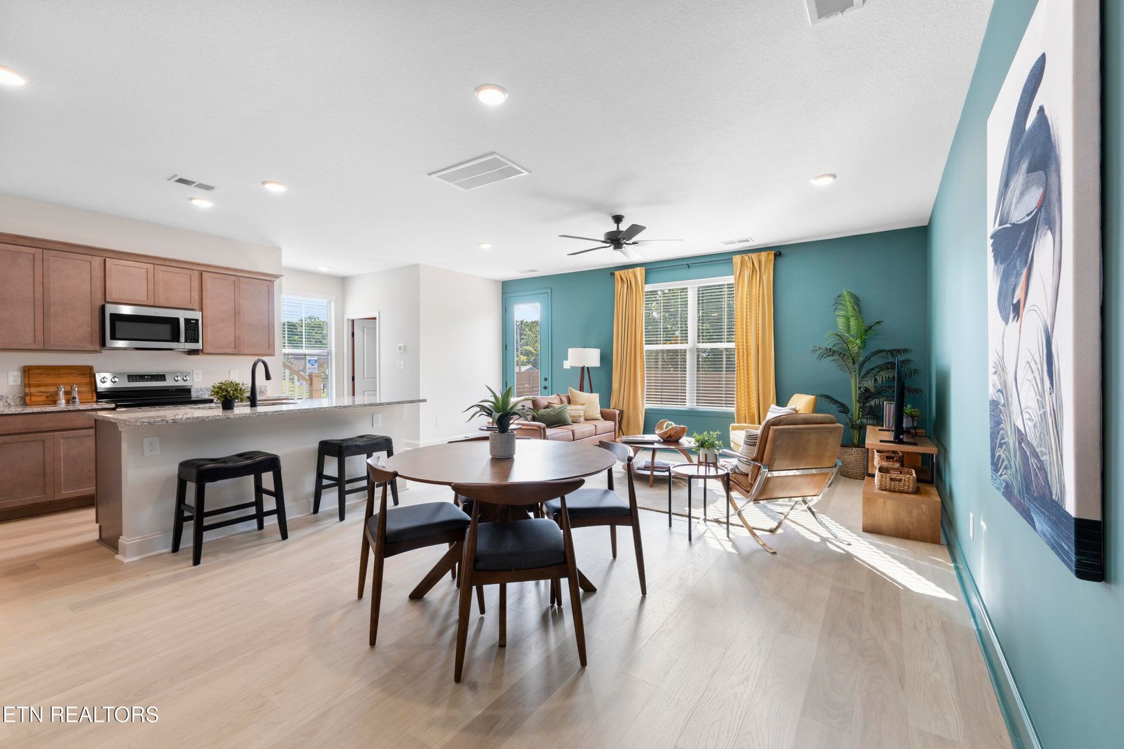 Stunning 3-Bed, 2.5-Bath Townhome at Bennett Village – photo 4