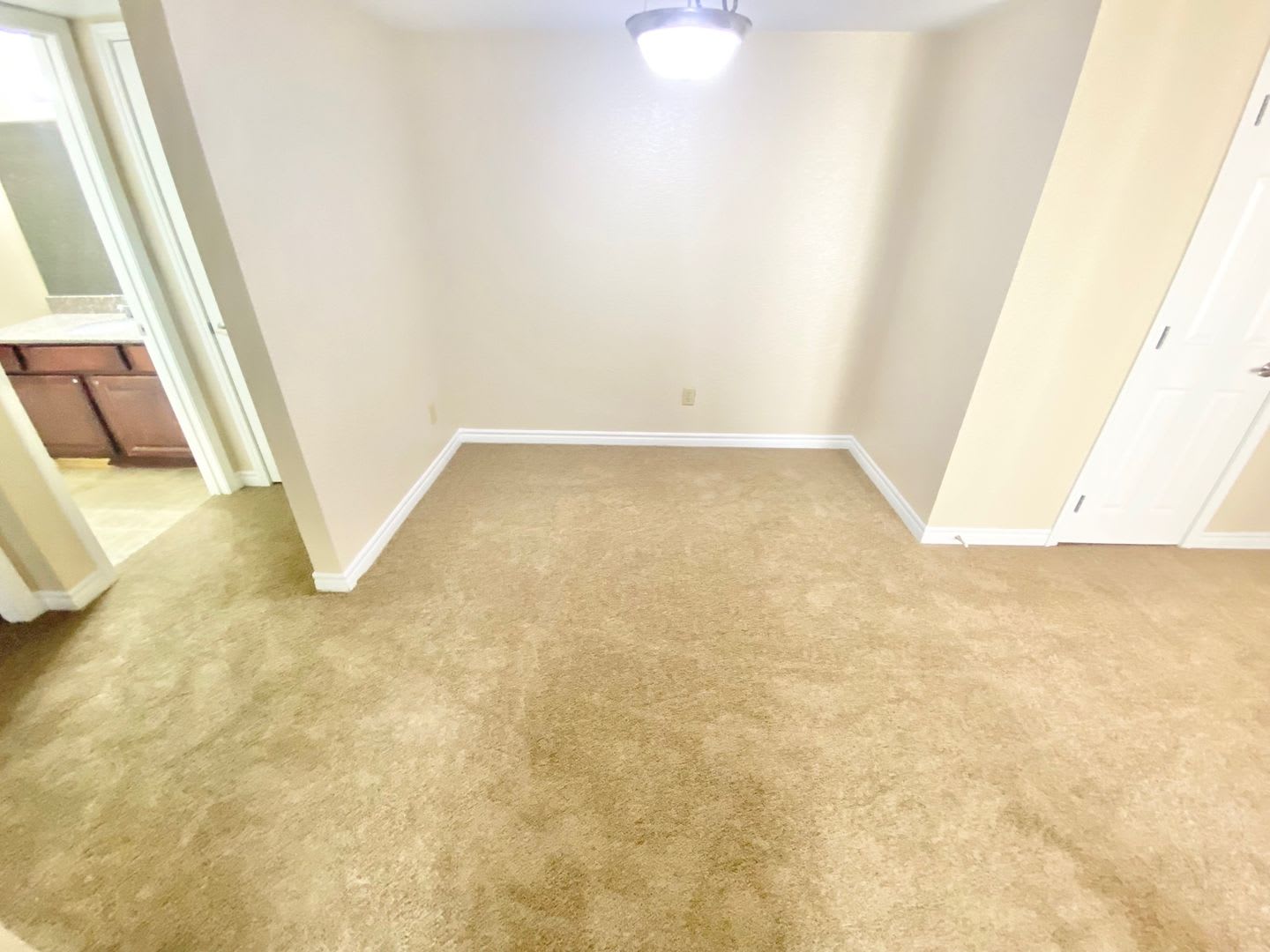 1ST FLOOR CONDO UNIT 1 BEDROOM/ 1 FULL BATH, LOCATED GUARD GATED COMMUNITY – photo 5
