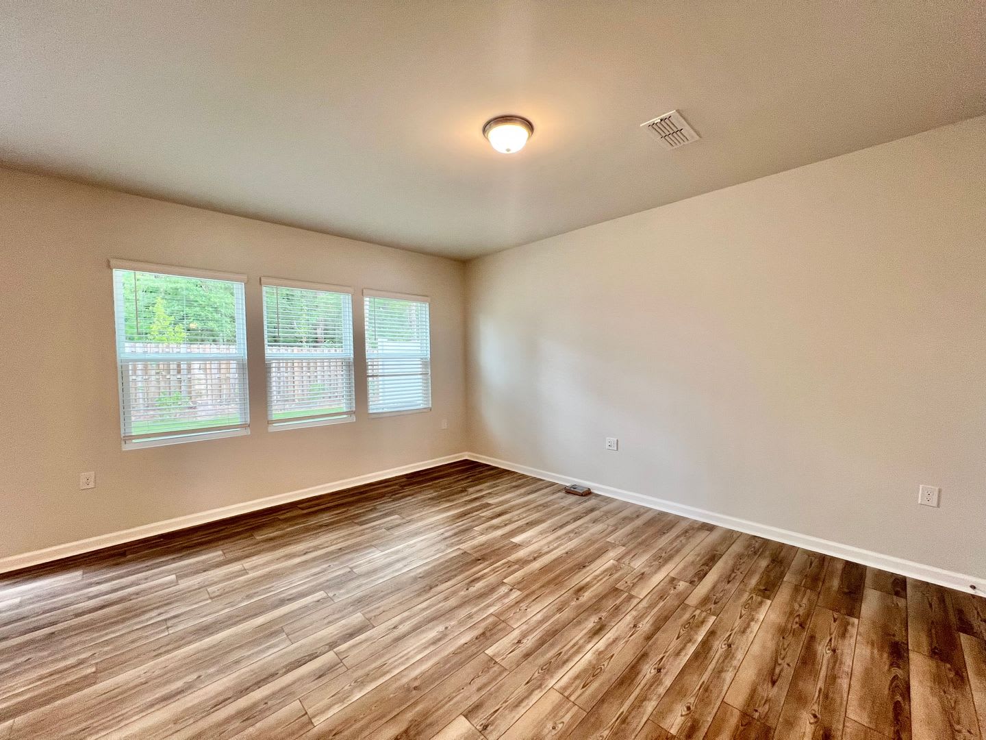 Spacious 3BD, 2.5BA Newly Built Wendell Townhome in an HOA Community with Tons of Amenities – photo 2