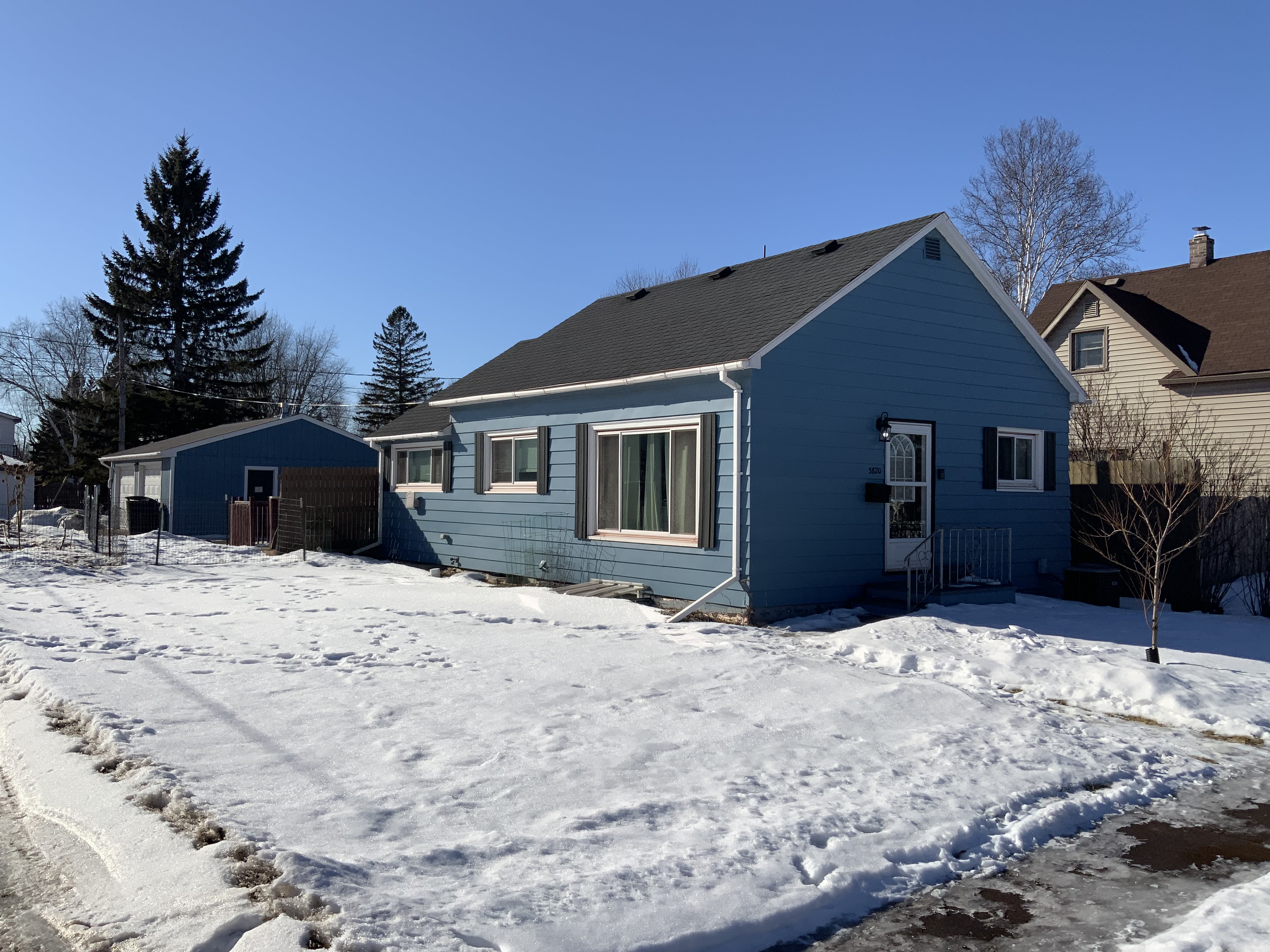 3820 E 6Th St – photo 1